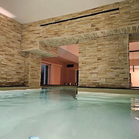 Villa Mairi - 2 Private Pools & Game Room Near Athens Salamís Dış mekan fotoğraf