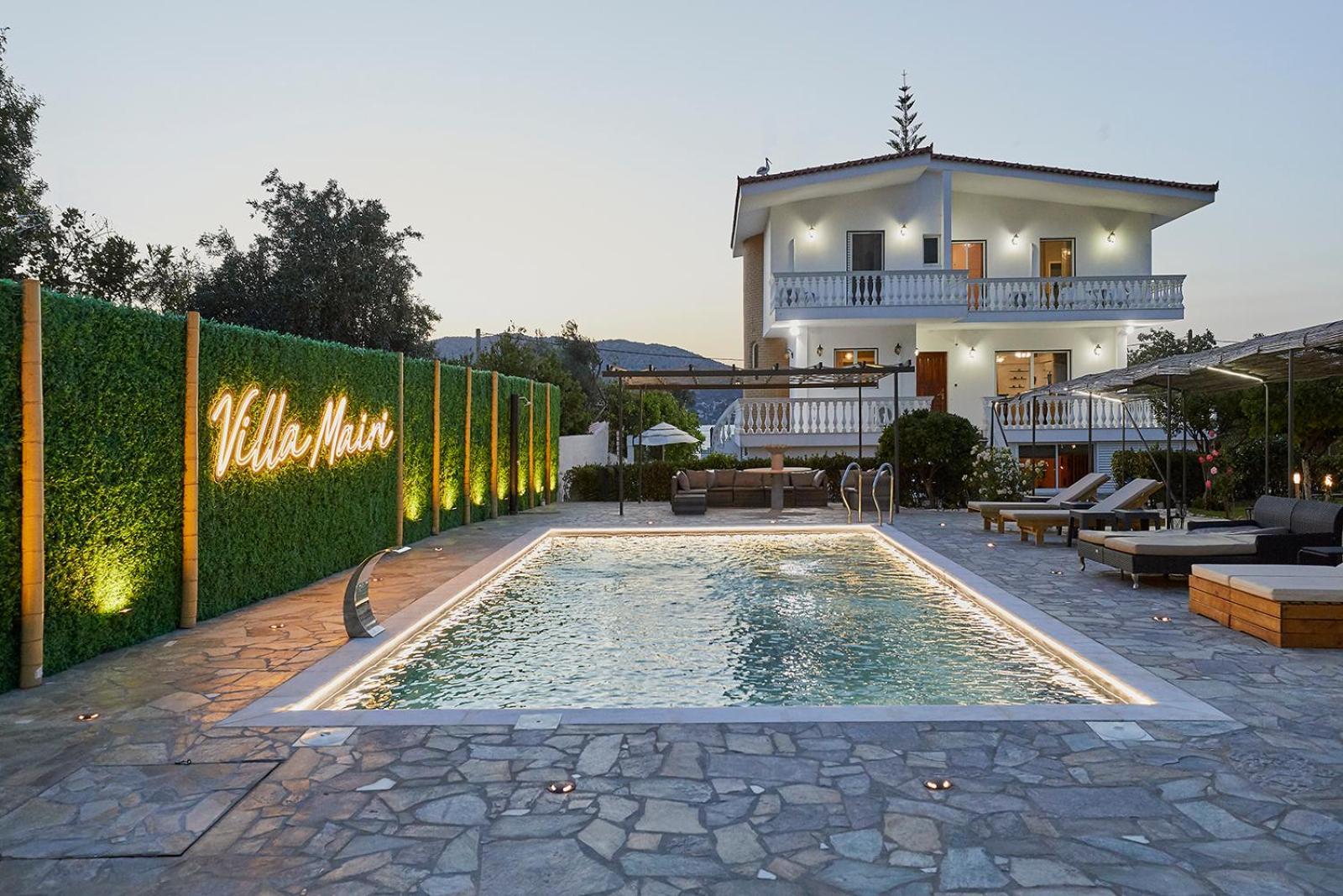Villa Mairi - 2 Private Pools & Game Room Near Athens Salamís Dış mekan fotoğraf