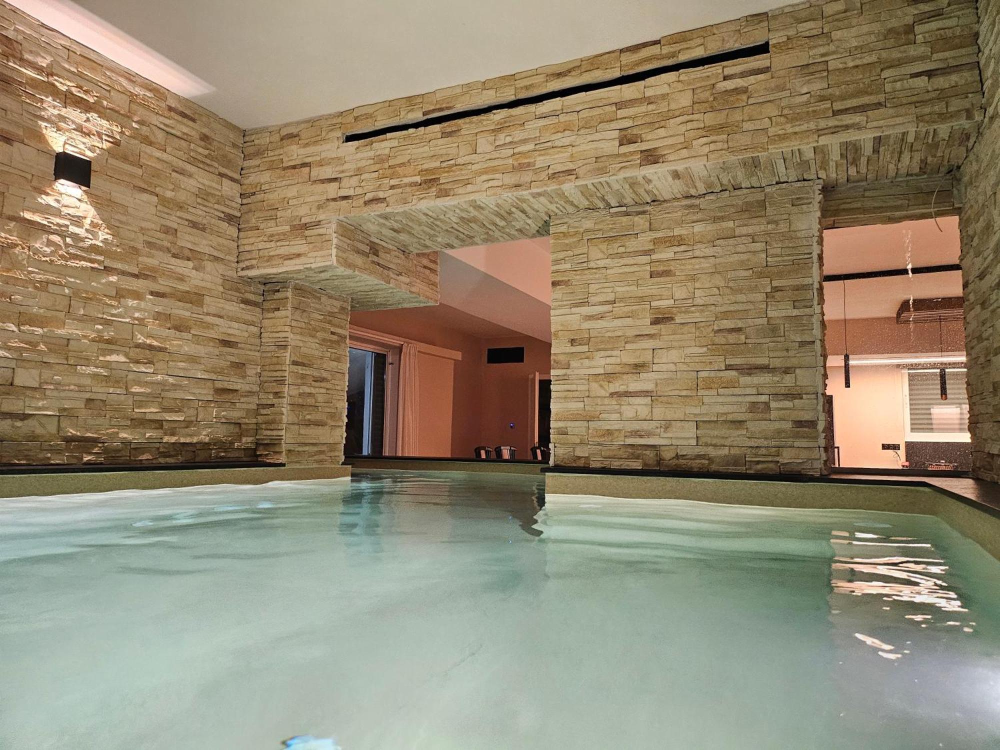 Villa Mairi - 2 Private Pools & Game Room Near Athens Salamís Dış mekan fotoğraf